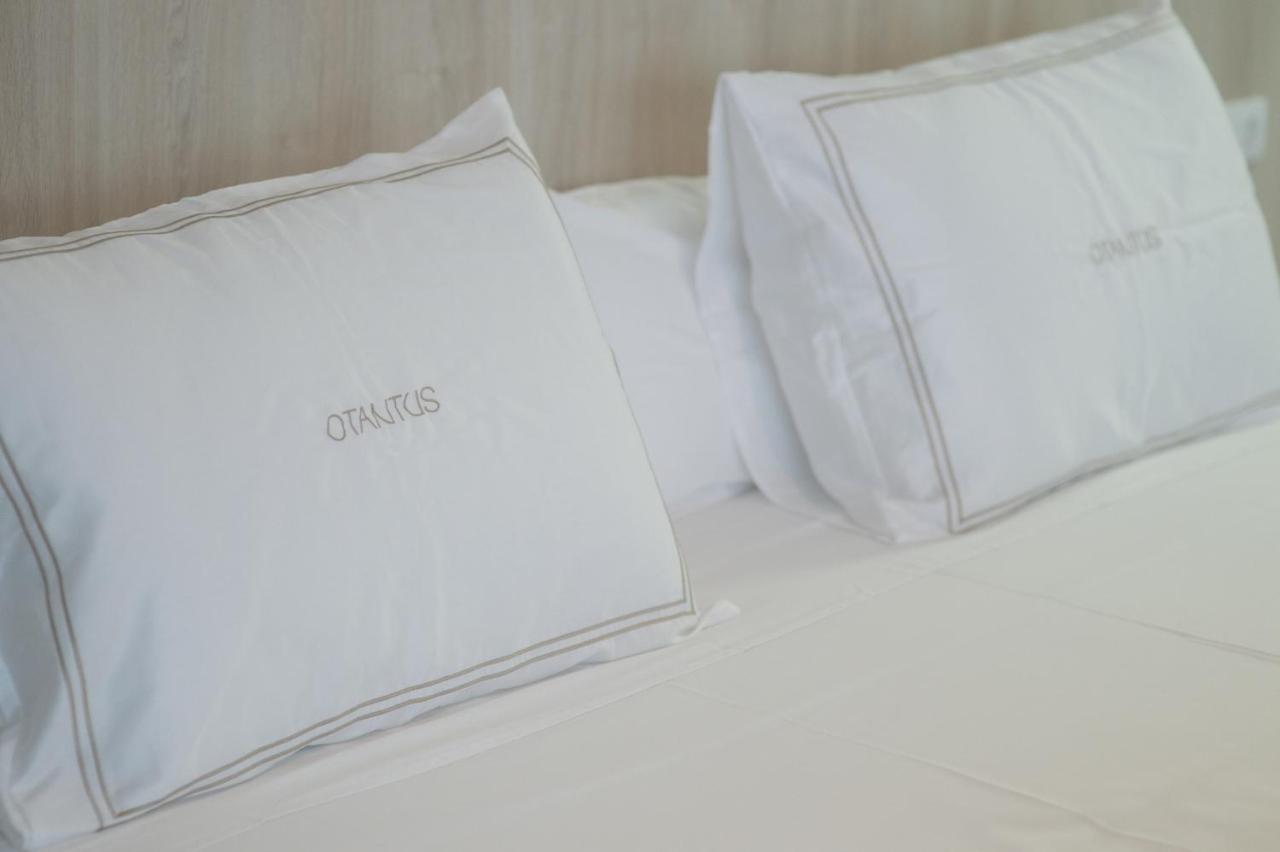 Otantus Hotel Muros Luaran gambar