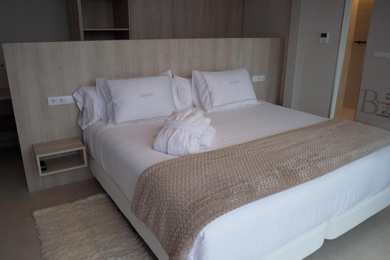 Otantus Hotel Muros Luaran gambar