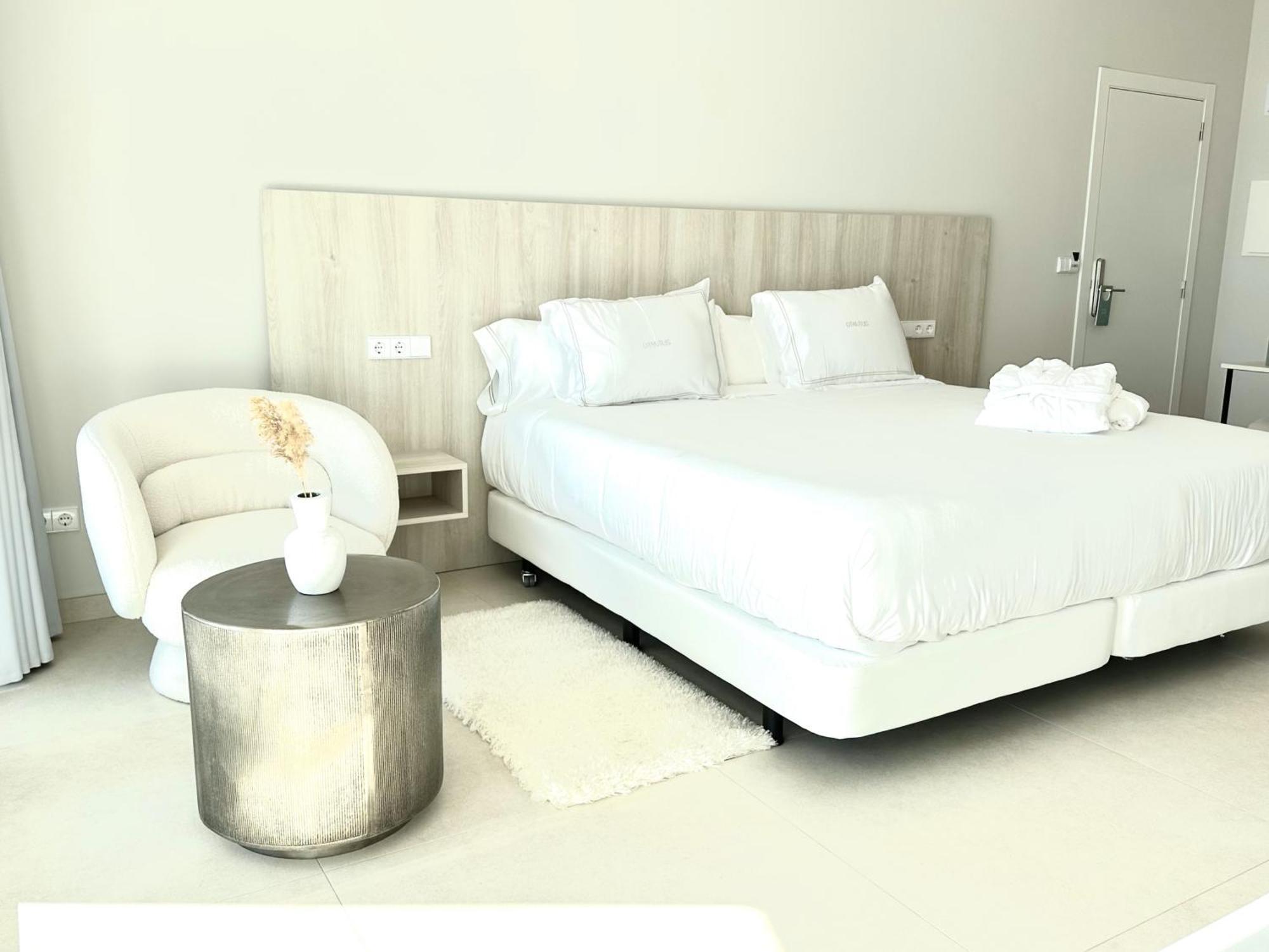 Otantus Hotel Muros Luaran gambar