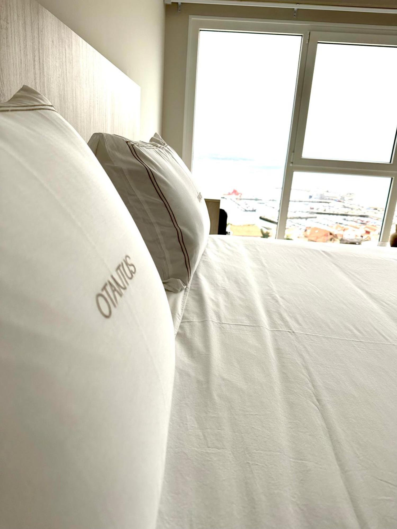 Otantus Hotel Muros Luaran gambar