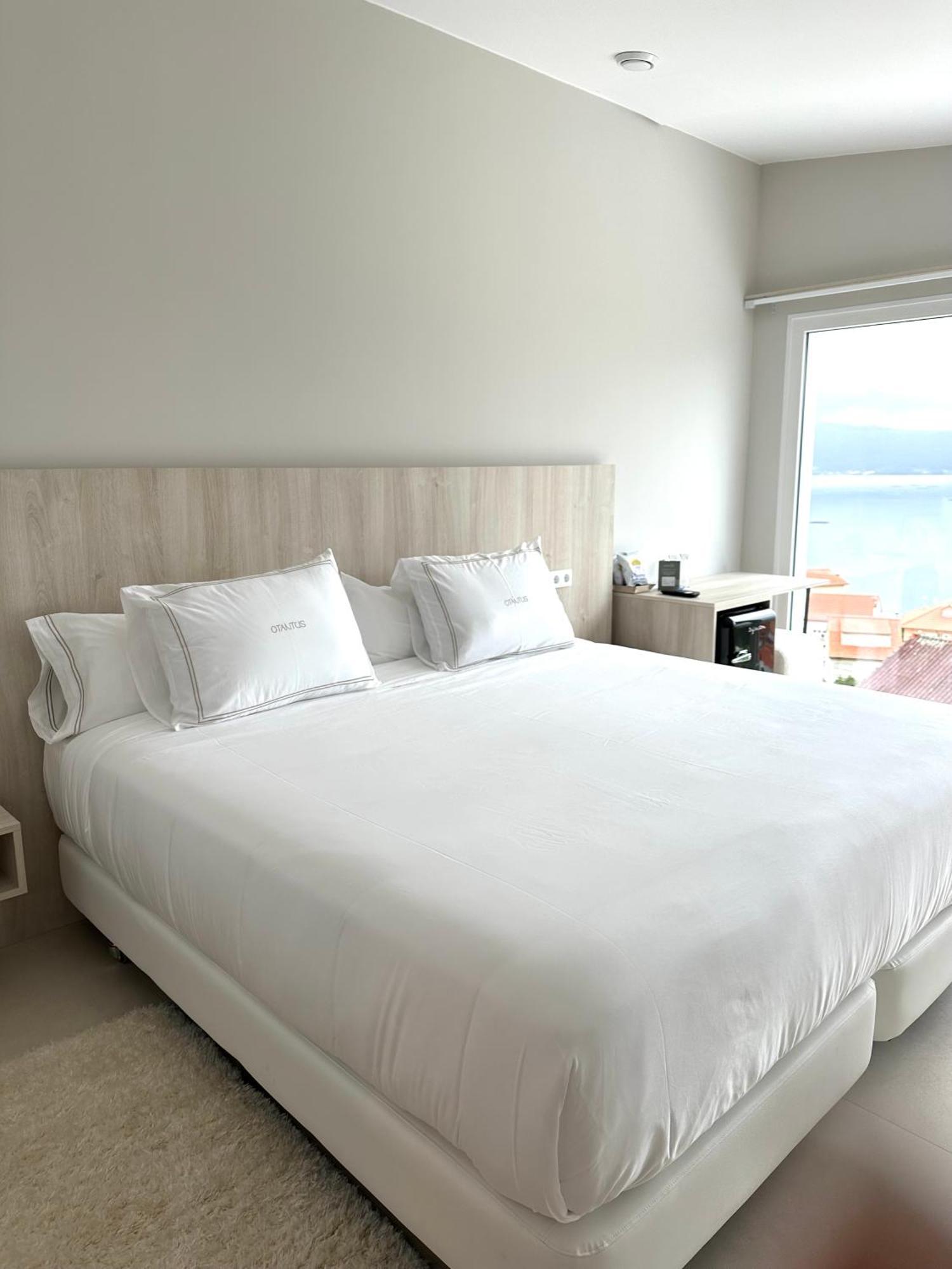 Otantus Hotel Muros Luaran gambar