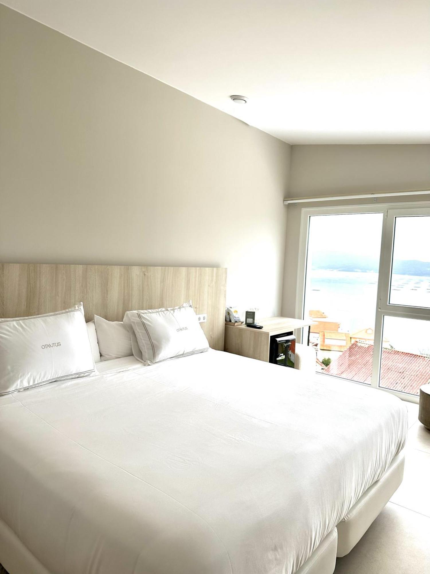 Otantus Hotel Muros Luaran gambar